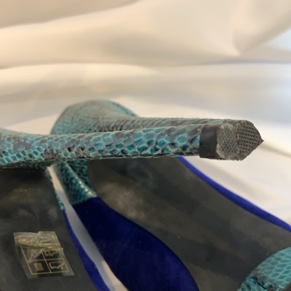 JustFab Anahi Blue Snake Print Platform Pumps - Picture 9 of 12